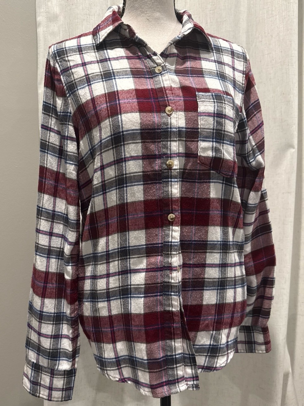 Aeropostale White and Burgundy Plaid Button-Down Shirt